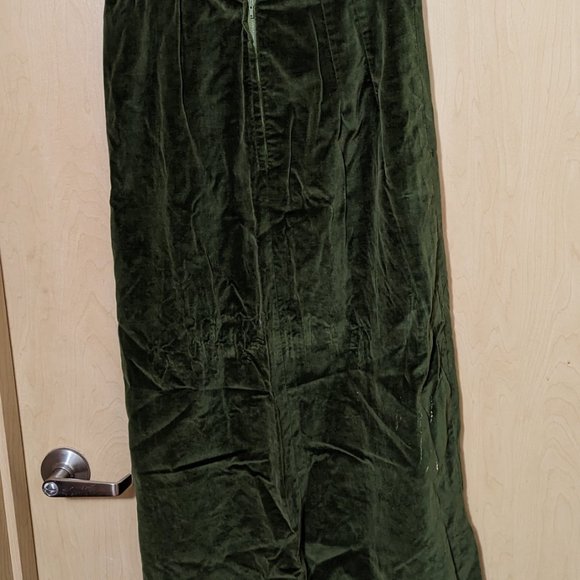 Vintage hand made 1950's two piece deep green velvet dress - Picture 3 of 9